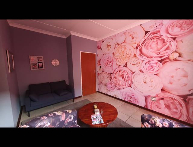 5 BEDROOM FREEHOLD FOR SALE IN LINMEYER